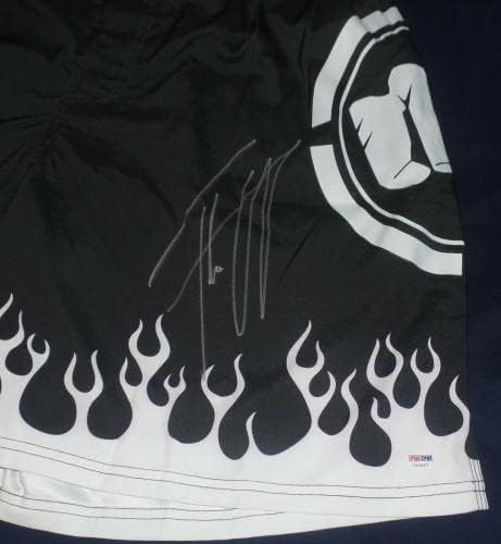 טיטו אורטיז חתום אוטומטי בלטור 131 קרב מכנסיים קצרים PSA/DNA COA עונש TRUN - חתימה גופיות UFC חתימה וגזעים