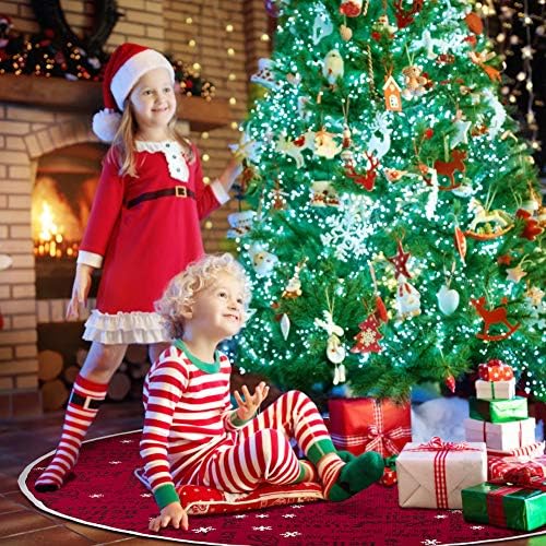 חצאית עץ חג המולד מרחק, 30 אינץ 'חצאית עץ חג המולד אדומה עם אותיות שחורות ודפסת פתיתי שלג לבנים, קישוט לחג חג המולד ביתי