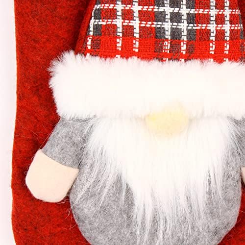 Waydeko Gnome גרב לחג המולד מגרש בהתאמה אישית של 2 מחזיקי סנטה גנום תלת מימדיים עם בד משובץ שקיות מתנה של שרוול מרגישים